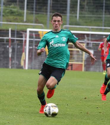 A-Junioren Bundesliga Staffel West, Saison 2016 2017, 3. Spieltag, Fortuna Düsseldorf - FC Schalke 04. -- Benjamin Goller (Schalke ) in Aktion