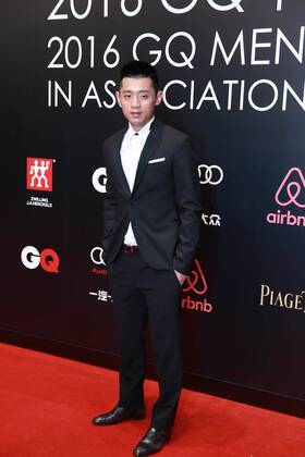 Chinese Table tennis Tischtennis star Zhang Jike arrives on the red carpet for the award ceremony of the 2016 GQ Men of The Year in Shanghai, China, 8 September 2016. Chinese sports stars highlight award ceremony of 2016 GQ Men of The Year  pbu501112_02