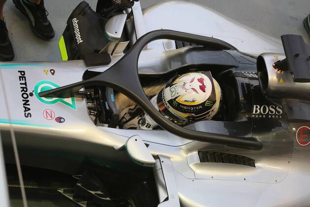 Lewis Hamilton; Mercedes Grand Prix, Sicherheitsbuegel, formula 1 GP, Singapore, 16.09.2015 Photo:mspb Jerry Andre Sicherheitsbuegel, Lewis Hamilton; formula 1 GP, Singapore