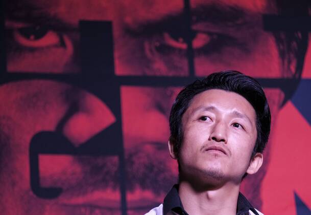 September 27, 2016 - Los Angeles, California, U.S - Chinese boxer Zou Shiming in a press conference PK Pressekonferenz on September 27, 2016 in Los Angeles. Three action-packed World Championship WM Weltmeisterschaft fights (NONITO DONAIRE VS. JESSIE MAGDALENO îSCAR VALDEZ VS. HIROSHIGE OSAWA ZOU SHIMING VS. PRASITAK PAPOEM) will act as co-main events to the MANNY ÒPacmanà PACQUIAO à JESSIE VARGAS World Boxing Organization (WBO) welterweight world title fight, Saturday, November 5, at the Thomas & Mack Center on the campus of the University of Nevada, Las Vegas. Press Conference for World Title Fights - ZUMAc68_