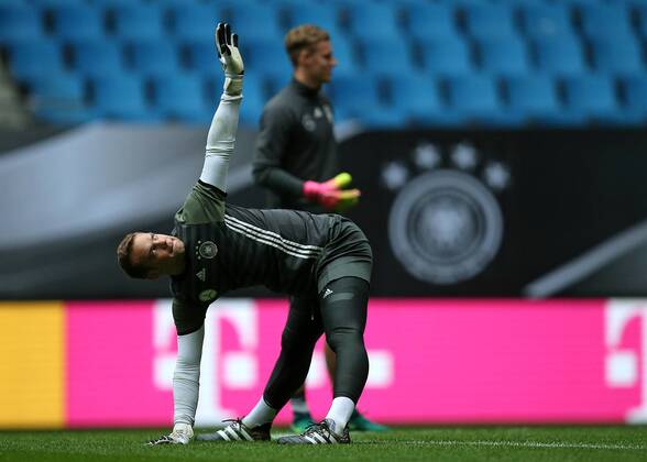 07.10.2016, Fussball Qualifikation Weltmeisterschaft 2018, Training der Deutschen Nationalmannschaft im Volksparkstadion Hamburg. Torwart Manuel Neuer (Deutschland)