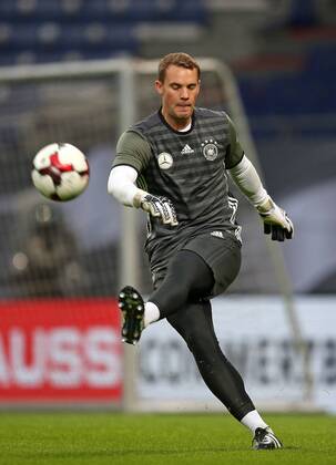07.10.2016, Fussball Qualifikation Weltmeisterschaft 2018, Training der Deutschen Nationalmannschaft im Volksparkstadion Hamburg. Torwart Manuel Neuer (Deutschland)