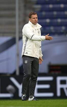 07.10.2016, Fussball Qualifikation Weltmeisterschaft 2018, Training der Deutschen Nationalmannschaft im Volksparkstadion Hamburg. Manager Oliver Bierhoff (Deutschland)
