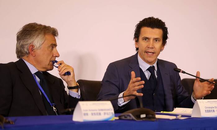 (161012) -- BEIJING, Oct. 12. 2016 -- Christophe Dubi (R), the IOC s executive director of the Olympic Games Olympische Spiele Olympia OS speaks during the press conference PK Pressekonferenz for the 1st Meeting of the IOC Coordination Commission for the XXIV Olympic Winter games Winterspiele Spiele Summer games Beijing 2022 in Beijing, capital of China, Oct. 12, 2016. ) (SP)CHINA-BEIJING-2022 OLYMPIC WINTER GAMES-IOC COORDINATION COMMISSION-PRESS CONFERENCE (CN) WangxLili 