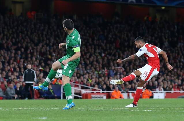 Arsenal s Theo Walcott scoring his sides second goal during the Champions League group A match at the Emirates Stadium, London. Picture date October 19th, 2016 Pic David Klein Sportimage EDITORIAL USE ONLY. No use with unauthorised audio, video, data, fixture lists, club league logos or live services. Online in-match use limited to 120 images, no video emulation. No use in betting, games or single club league player publications.