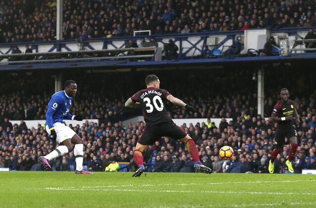 Romelu Lukaku of Everton scores the first goal during the English Premier League match at Goodison Park Stadium, Liverpool Picture date: January 15th, 2017. Pic Simon Bellis Sportimage EDITORIAL USE ONLY. No use with unauthorised audio, video, data, fixture lists, club league logos or live services. Online in-match use limited to 120 images, no video emulation. No use in betting, games or single club league player publications.