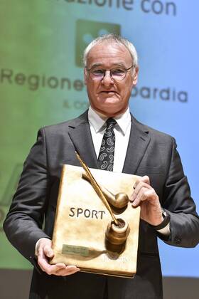 Verleihung des Premio Gianni Brera in Mailand Milano. Premio Gianni Brera. Sportivo dell anno 2016 sedicesima edizione. Pictured: Claudio Ranieri  Copyright: xBluxSickix xIPAx