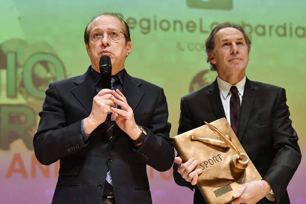 Verleihung des Premio Gianni Brera in Mailand Milano. Premio Gianni Brera. Sportivo dell anno 2016 sedicesima edizione. Pictured: Paolo Berlusconi Franco Baresi  Copyright: xBluxSickix xIPAx