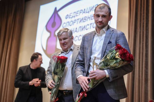 Verleihung Russischer Sportpreis MOSCOW, RUSSIA - FEBRUARY 2, 2017: Olympic Modern pentathlon moderner FÃ¼nfkampf champion Alexander Lesun (R) attends the 2016 Silver Doe awards ceremony at the Russian Olympic Committee (ROC) building. The award was established by Russia s Federation of Sports Journalists and is presented annually to outstanding sportsmen and coaches. SergeiSavostyanov TASS  TS03FC04