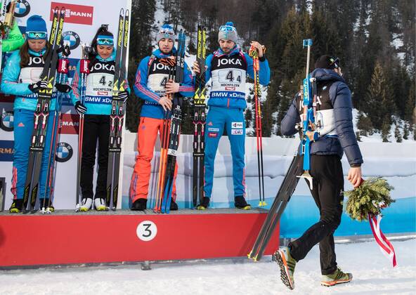 Themen der Woche - SPORT Bilder des Tages - SPORT HOCHFILZEN, AUSTRIA - FEBRUARY 9, 2017: Bronze medalists Olga Podchufarova, Tatyana Akimova, Alexander Loginov, Anton Shipulin of Russia, and silver medalist Martin Fourcade of France (L-R) at an award ceremony for the 2 6 km + 2 7.5 km Mixed Relay event at the 2017 IBU Biathlon World Championships in Hochfilzen, Austria. Stanislav Krasilnikov TASS  TS040854