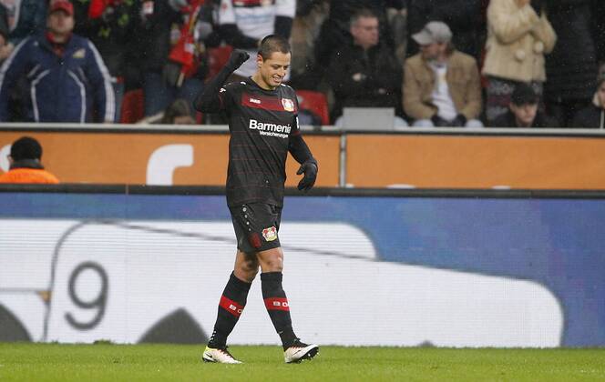Leverkusen, Bayarena, 11.02.17: Javier Hernandez Chicharito (Bayer 04 Leverkusen) jubelt über sein 2:0 Tor im Spiel der 1. Bundesliga zwischen Bayer 04 Leverkusen vs. Eintracht Frankfurt in der Saison 2016 2017.