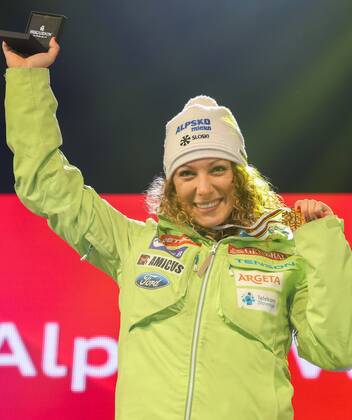 Ski Alpin, WM in St. Moritz, Siegerehrung Abfahrt der Damen ALPINE SKIING - FIS Ski WC St. Moritz SANKT MORITZ,SWITZERLAND,12.FEB.17 - ALPINE SKIING - FIS Alpine World Ski Championships, downhill, men, Audi house. Image shows the rejoicing of Ilka Stuhec (SLO). Keywords: Stoeckli, medal. GEPAxpictures xMarioxKneisl