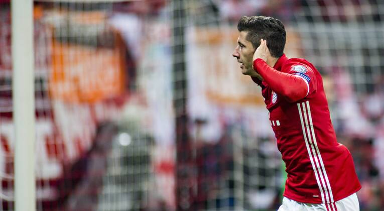 Torjubel Robert Lewandowski (Bayern) 15.02.2017, München, FC Bayern München vs. Arsenal Â
