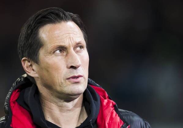 Roger SCHMIDT, Trainer Leverkusen Halbfigur , Aktion, Einzelbild, Portrait, Portraet, Einzelaktion FC AUGSBURG - BAYER 04 LEVERKUSEN Fussball 1. Bundesliga , Augsburg, am 17.02.2017, 21.Spieltag, Saison 2016 2017, 1.Liga, 1.Bundesliga,FCA