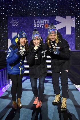 Ski Nordisch, WM in Lahti, Siegerehrung 10km Langlauf der Damen am Abend Charlotte Kalla, Sverige, Marit Björgen, Norge und Astrid Uhrenholdt Jacobsen, Norge 10km klassisch Lahti.  Copyright: CARLxSANDIN BB170228CS182