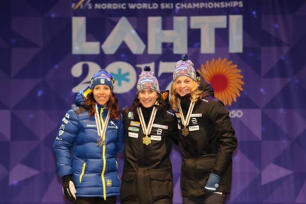 Ski Nordisch, WM in Lahti, Siegerehrung 10km Langlauf der Damen am Abend February 28, 2017 - Lahti, Finland - Charlotte Kalla (SWE), Marit Bjoergen (NOR), Astrid Uhrenholdt Jacobsen (NOR), during the Award Ceremony after Ladies cross-country 10.0km Individual Classic final, at FIS Nordic World Ski Championship 2017 in Lahti On Tuesday, February 28, 2017, in Lahti, Finland. Women s Cross Country Distance - FIS Nordic World Ski Championships - ZUMAn230 20170228_zaa_n230_387 Copyright: xFotoxOlimpikx