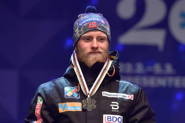 Nordische Ski-WM, 15km Langlauf der Herren, Siegerehrung NORDIC SKIING - FIS WC Lahti 2017 LAHTI,FINLAND,01.MAR.17 - NORDIC SKIING, CROSS COUNTRY SKIING - FIS Nordic World Ski Championships, 15km classic, men, award ceremony. Image shows Martin Johnsrud Sundby (NOR). Keywords: medal. GEPAxpictures xFlorianxErtl