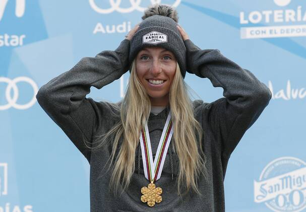 Canada s Laurie Blouin poses with the gold medal after the women s Slopestyle final of the FIS Freestyle Ski and Snowboard World Championships held in Sierra Nevada, Granada, Spain, on 11 March 2017. FIS FREESTYLE SKI AND SNOWBOARD WORLD CHAMPIONSHIPS !ACHTUNG: NUR REDAKTIONELLE NUTZUNG!  Copyright: xJULIOxMUNOZx 20170311-636248512875543747