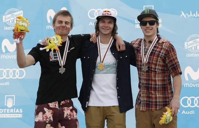 Belgian Seppe Smits (c), gold next to Swiss Nicolas Huber (L), silver and US Chris Corning (R) bronze after the men s Slopestyle final of the FIS Freestyle Ski and Snowboard World Championships held in Sierra Nevada, Granada, Spain, on 11 March 2017. FIS FREESTYLE SKI AND SNOWBOARD WORLD CHAMPIONSHIPS !ACHTUNG: NUR REDAKTIONELLE NUTZUNG!  Copyright: xJULIOxMUNOZx 20170311-636248516171625489