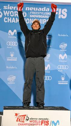 SNOWBOARD, FREESTYLE SKIING - FIS WC 2017 SIERRA NEVADA,SPAIN,11.MAR.17 - SNOWBOARDING - FIS Freestyle Ski and Snowboard World Championships, snowboard halfpipe, finals, men, award ceremony. Image shows the rejoicing of Scotty James (AUS). GEPAxpictures xOliverxLerch