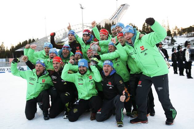 Bilder des Tages - SPORT BIATHLON - IBU WC Final Oslo OSLO,NORWAY,17.MAR.17 - BIATHLON - IBU World Cup Final, award ceremony for the Nations World Cup, men. Image shows the team of GER. Keywords: crystal globe. GEPAxpictures xPhilippxBrem