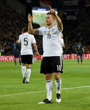 22.03.2017, xfux, Fussball Freundschaftsspiel, Deutschland - England, emspor, v.l. Lukas Podolski (Deutsche Fussball Nationalmannschaft DFB) Torjubel, Goal celebration, celebrate the goal zum 1:0 Dortmund