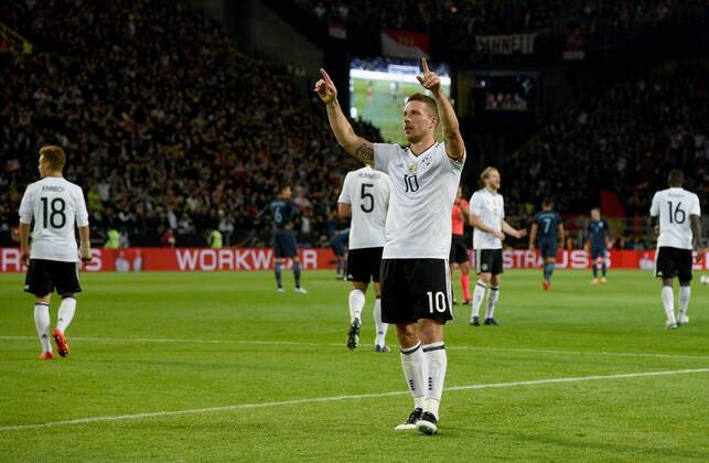 22.03.2017, xfux, Fussball Freundschaftsspiel, Deutschland - England, emspor, v.l. Lukas Podolski (Deutsche Fussball Nationalmannschaft DFB) Torjubel, Goal celebration, celebrate the goal zum 1:0 Dortmund