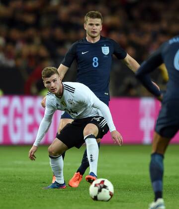 Fußball-Länderspiel: Deutschland - England 22.03.2017 in Dortmund. Timo Werner (Deut.) Aktion vor Eric Dier (Engl.). HM
