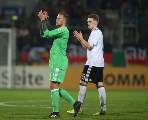 24.03.2017, Fussball U21 U 21 Laenderspiel 2017, Deutschland - England, Jubel (v.li.) Torwart Marvin Schwaebe (Deutschland), Matthias Ginter (Deutschland)
