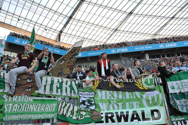 02.04.2017 - Fussball - Saison 2016 2017 - 1. Bundesliga - 26. Spieltag: Bayer 04 Leverkusen - VfL Wolfsburg - AuWo - Fans Wolfsburg