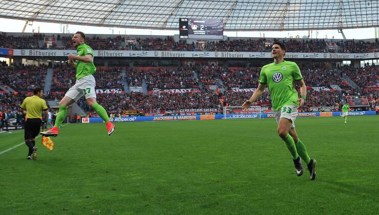 02.04.2017 - Fussball - Saison 2016 2017 - 1. Bundesliga - 26. Spieltag: Bayer 04 Leverkusen - VfL Wolfsburg - AuWo - Torjubel Mario Gomez nach Tor zum 3:2 fuer Wolfsburg