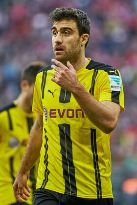 Muenchen, Deutschland, 08.04.2017, Bundesliga 28. Spieltag, FC Bayern Muenchen - BV Borussia Dortmund, Enttaeuschung bei Sokratis (BVB) ( DeFodi501