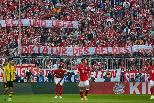 Muenchen, Deutschland, 08.04.2017, Bundesliga 28. Spieltag, FC Bayern Muenchen - BV Borussia Dortmund, FC Bayern Fans mit Transparent ( DeFodi501