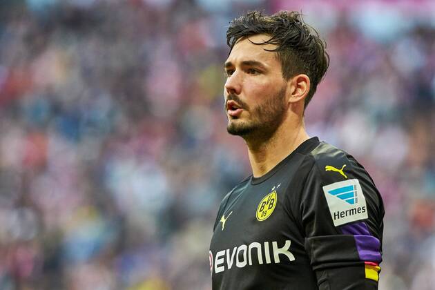 Muenchen, Deutschland, 08.04.2017, Bundesliga 28. Spieltag, FC Bayern Muenchen - BV Borussia Dortmund, Enttaeuschung bei Torwart Roman Buerki (BVB) ( DeFodi501