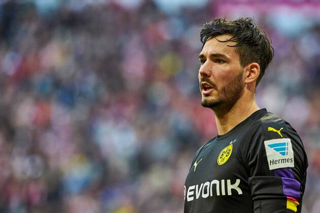 Muenchen, Deutschland, 08.04.2017, Bundesliga 28. Spieltag, FC Bayern Muenchen - BV Borussia Dortmund, Enttaeuschung bei Torwart Roman Buerki (BVB) ( DeFodi501