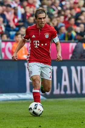 Muenchen, Deutschland, 08.04.2017, Bundesliga 28. Spieltag, FC Bayern Muenchen - BV Borussia Dortmund, Philipp Lahm (FCB) in Aktion ( DeFodi501