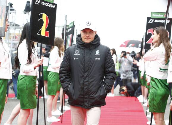 Shanghai: Motorsports: FIA Formula One World Championship WM Weltmeisterschaft 2017 Chinese Formula One Grand Prix Shanghai Circuit on April 08, 2017 in Shanghai, China. (Photo by Hoch Zwei) 77 Valtteri Bottas (FIN, Mercedes AMG Petronas) Shanghai China xHZx