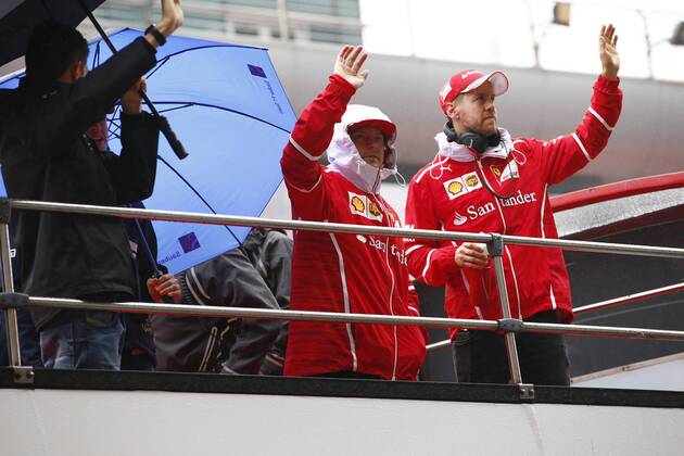 Shanghai: Motorsports: FIA Formula One World Championship WM Weltmeisterschaft 2017 Chinese Formula One Grand Prix Shanghai Circuit on April 08, 2017 in Shanghai, China. (Photo by Hoch Zwei) 7 Kimi Raikkonen (FIN, Scuderia Ferrari), 5 Sebastian Vettel (GER, Scuderia Ferrari), Shanghai China xHZx