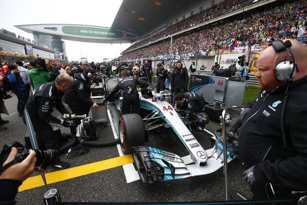 Shanghai: Motorsports: FIA Formula One World Championship WM Weltmeisterschaft 2017 Chinese Formula One Grand Prix Shanghai Circuit on April 08, 2017 in Shanghai, China. (Photo by Hoch Zwei) 44 Lewis Hamilton (GBR, Mercedes AMG Petronas Formula One Team), Shanghai China xHZx