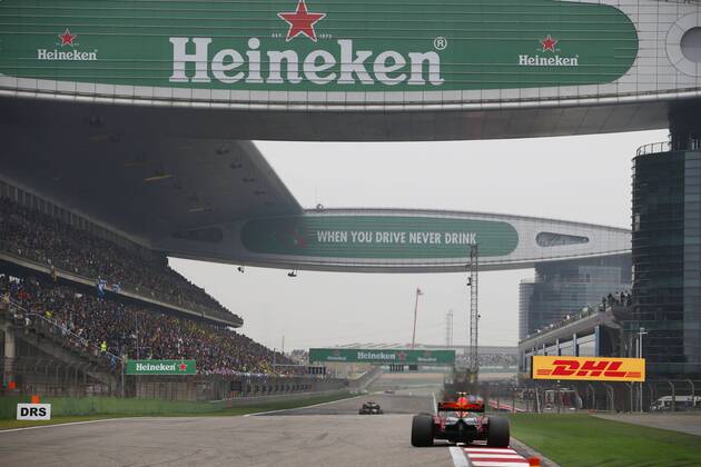 Shanghai: Motorsports: FIA Formula One World Championship WM Weltmeisterschaft 2017 Chinese Formula One Grand Prix Shanghai Circuit on April 08, 2017 in Shanghai, China. (Photo by Hoch Zwei) 3 Daniel Ricciardo (AUS, Red Bull Racing), Shanghai China xHZx