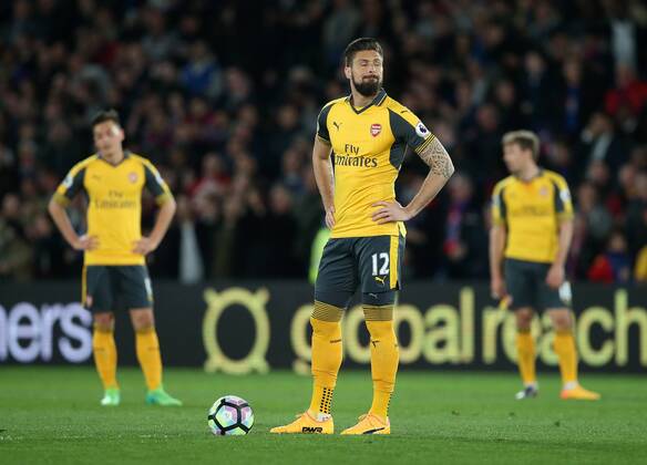 Arsenal s Olivier Giroud looks on dejected after going 2-0 down during the Premier League match at Selhurst Park Stadium, London. Picture date: April 10th, 2017. Pic credit should read: David Klein Sportimage EDITORIAL USE ONLY. No use with unauthorised audio, video, data, fixture lists, club league logos or live services. Online in-match use limited to 120 images, no video emulation. No use in betting, games or single club league player publications.