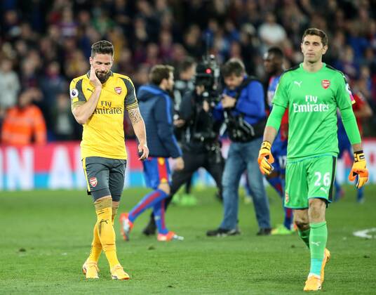 Arsenal s Olivier Giroud looks on dejected at the final whisle during the Premier League match at Selhurst Park Stadium, London. Picture date: April 10th, 2017. Pic credit should read: David Klein Sportimage EDITORIAL USE ONLY. No use with unauthorised audio, video, data, fixture lists, club league logos or live services. Online in-match use limited to 120 images, no video emulation. No use in betting, games or single club league player publications.