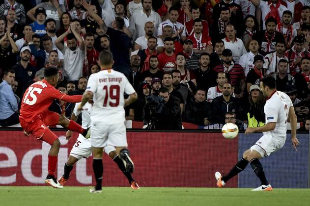 Daniel Sturridge of Liverpool scores his side opening goal during the UEFA Europa League Final between Liverpool and Sevilla at St. Jakob-Park, Basel, Switzerland on 18 May 2016. Copyright: xGiuseppexMaffiax 10210036