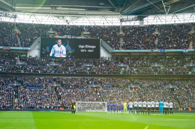 Both team and entire stadium pay tribute to Ugo Ehiogu during the The FA Cup Semi-Final match between Chelsea and Tottenham Hotspur at Wembley Stadium, London, England on 22 April 2017. Copyright: xSalvioxCalabresex 15060020