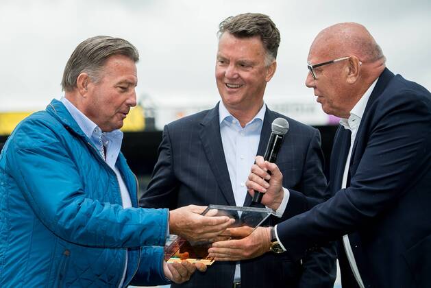 (L-R) Co Adriaanse, Louis van Gaal, Kees Jansma Rinus Michels Awards 2017 Zwolle 2016 2017 xVIxVIxImagesx xRonaldxBonestrooxIVx 7825047