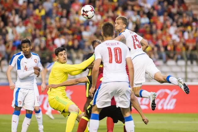 Belgium s goalkeeper Thibaut Courtois and Czech Tomas Soucek fight for the ball during a friendly game between Belgian national soccer team Red Devils and Czech Republic, Monday 05 June 2017, in Brussels. LAURIExDIEFFEMBACQ x05108823x