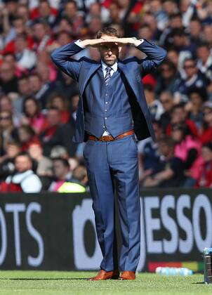 England s Gareth Southgate looks on during the FIFA World Cup WM Weltmeisterschaft Fussball Qualifying match at Hampden Park Stadium, Glasgow Picture date 10th June 2017. Picture credit should read: David Klein Sportimage EDITORIAL USE ONLY. No use with unauthorised audio, video, data, fixture lists, club league logos or live services. Online in-match use limited to 120 images, no video emulation. No use in betting, games or single club league player publications.