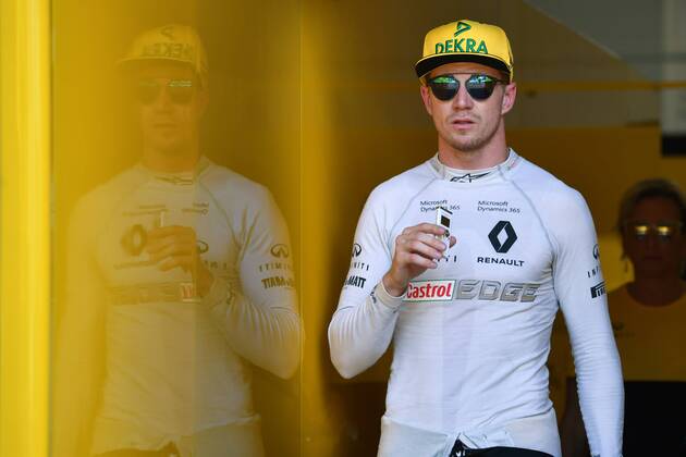 Nico HUELKENBERG,HÜLKENBERG (GER,Renault F1 Team),Aktion,Einzelbild,angeschnittenes Einzelmotiv, Halbfigur,halbe Figur,kommt aus der Box. Formel 1:GP von Oesterreich,2.Training. Red Bull Ring Zeltweg,Spielberg,Saison 2017,am 07.07.2017.