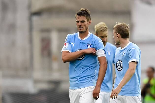 170718 Malmö FFs Markus Rosenberg deppar efter Vardars kvitteringsmal 1-1 under en fotbollsmatch mellan Vardar och Malmö FF i kvalet till Champions League den 18 juli 2017 i Strumica. Copyright: PETTERxARVIDSON BB170718PA077