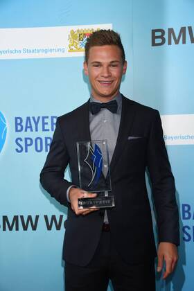 Joshua Kimmich Verleihung des Bayerischen Sportpreis 2017 Auszeichnung, Ehrung, Preis BMW Welt München 22. Juli 2017